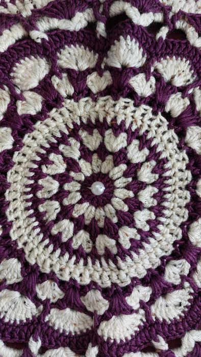 Față de pernă croșetată manual 35x35 cm – model mandala, unicat