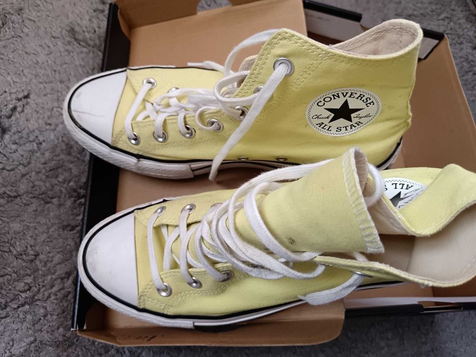 Converse galbena.marimra 40...41
