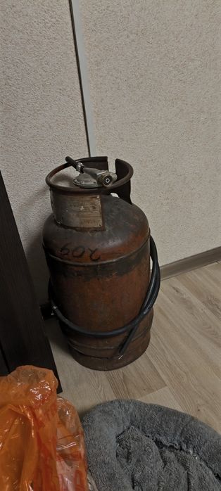 Продаеться газовый балон