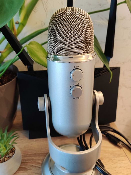 Микрофон Blue Yeti Silver