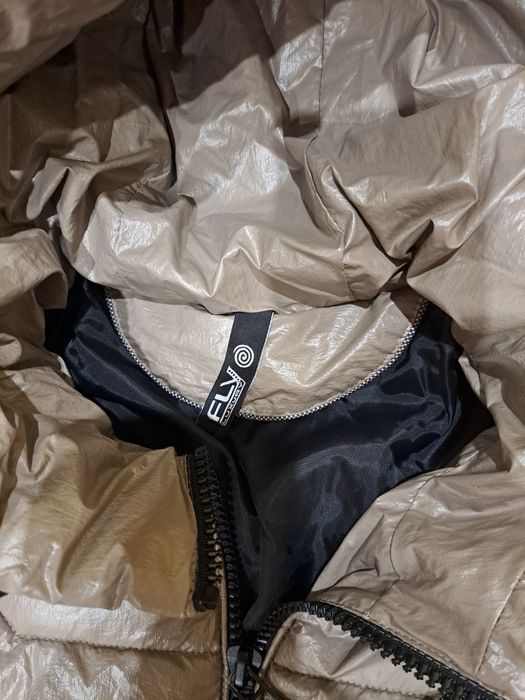 Зимно яке бежав цвят.