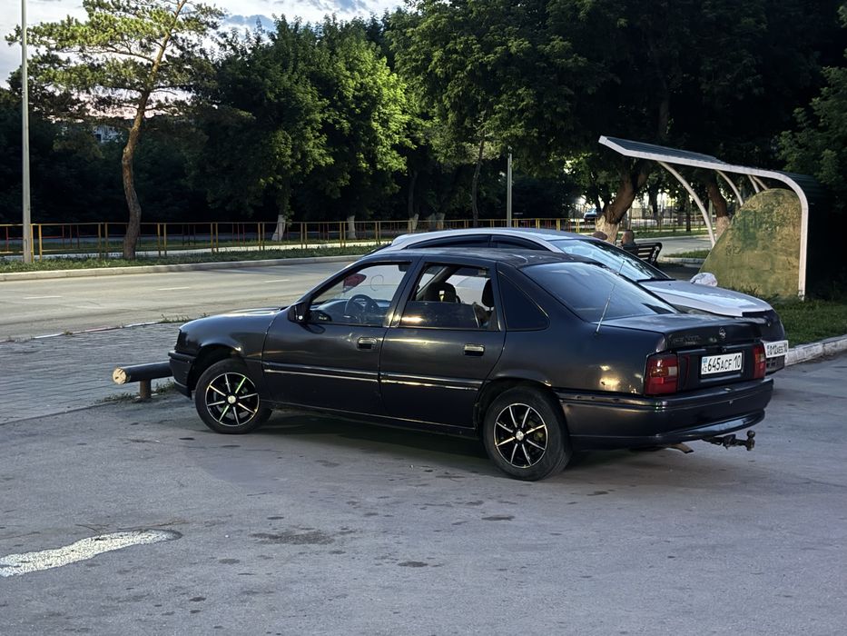Автомобиль Opel Vectra A 1.6