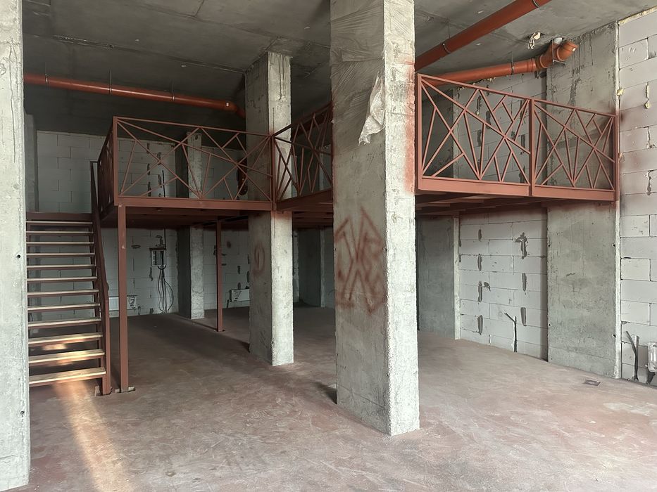 Антресольный этаж,сварщик