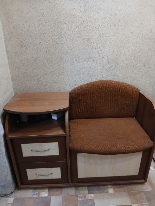 Продам тумбочку срочно