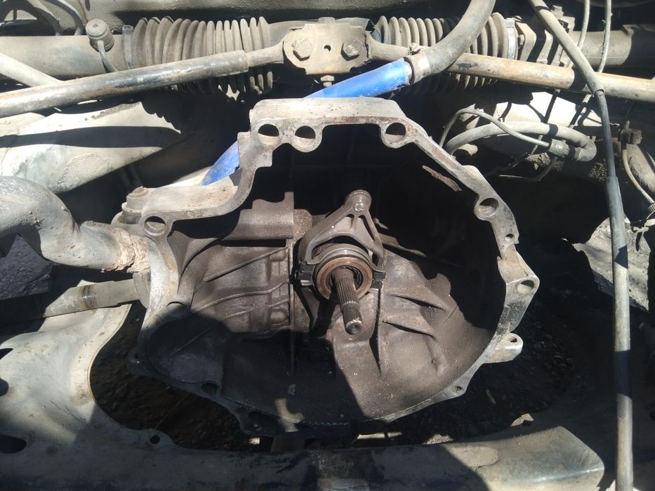 Продам коробку от ауди 100,80