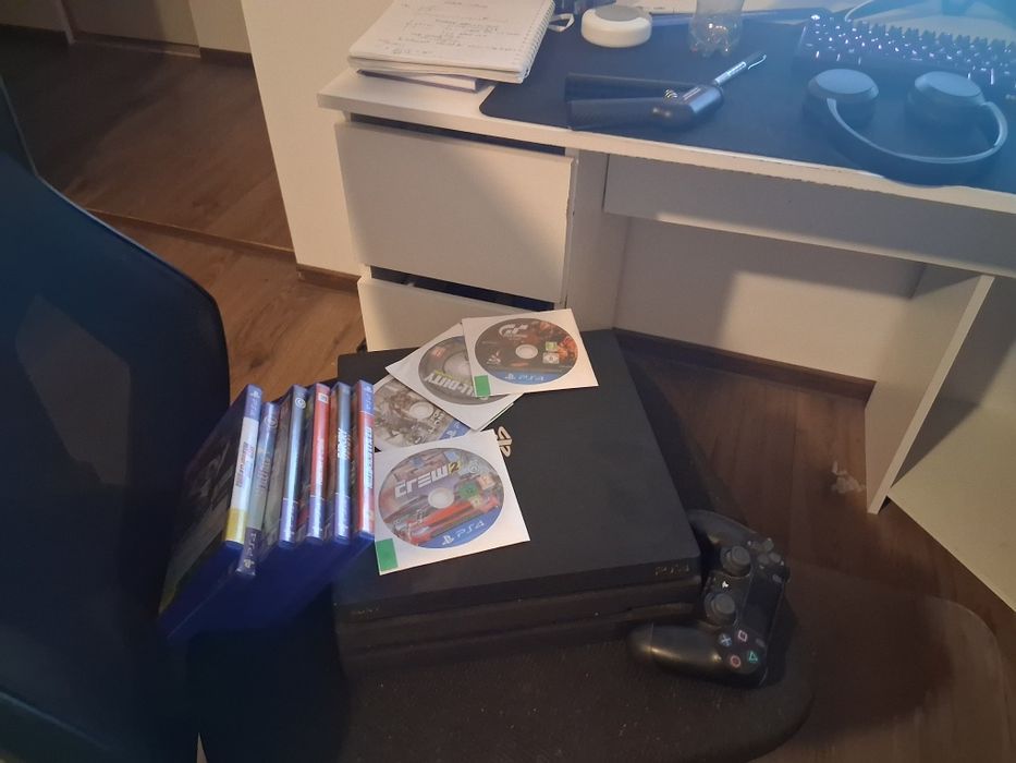 Ps4 Pro + jocuri + maneta