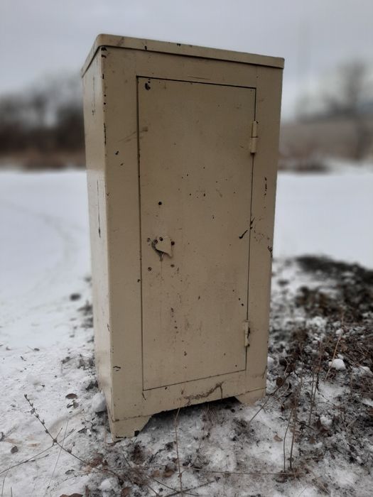 Продам сейф металлический