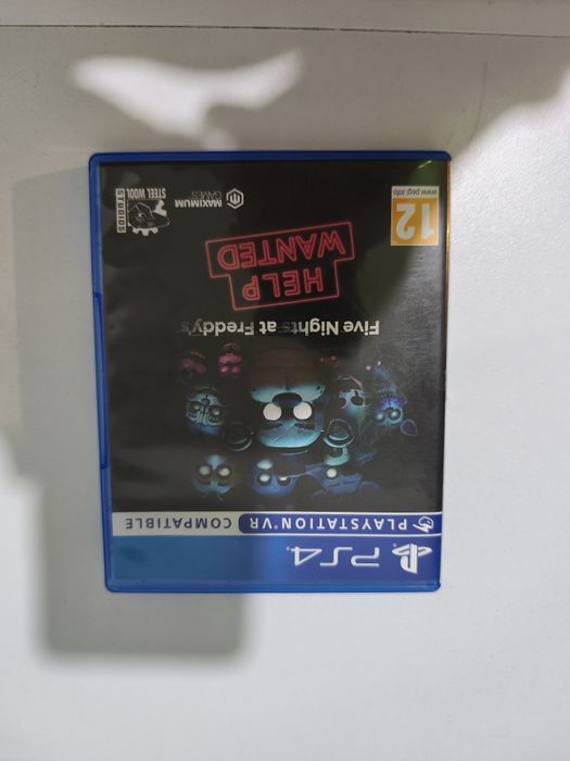 VR очила за PlayStation 4 + игра five nights at Freddy's Help wanted