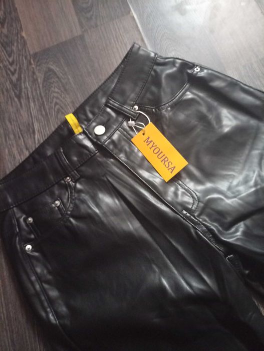 Pantaloni piele noi cu etichetă model evazat