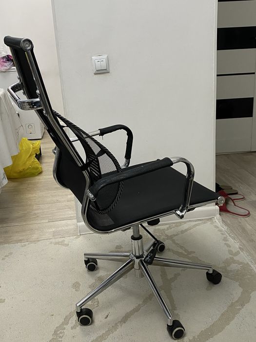 Продам офисное кресло