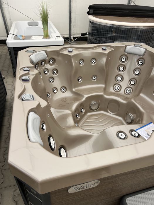 Jacuzzi Wellis Prague Life Deluxe Champagne, 6 persoane, 50 jeturi