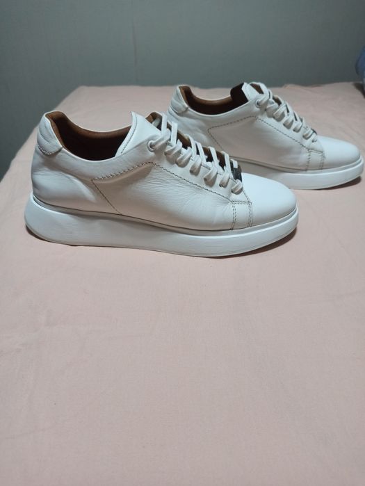 Мужские кожаные кроссовки