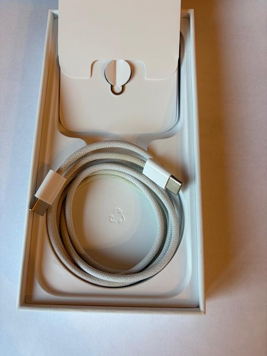 Apple  IPhone 15