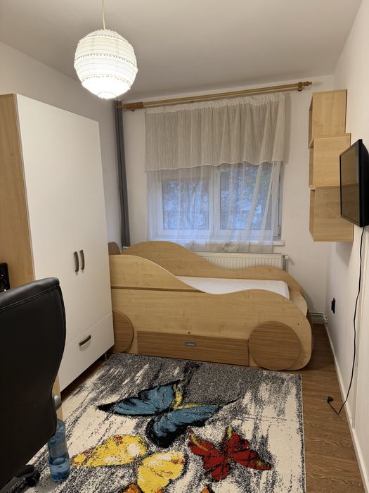 Inchiriez apartament 3 camere