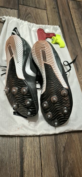 Шпайкове Найк за лека атлетика