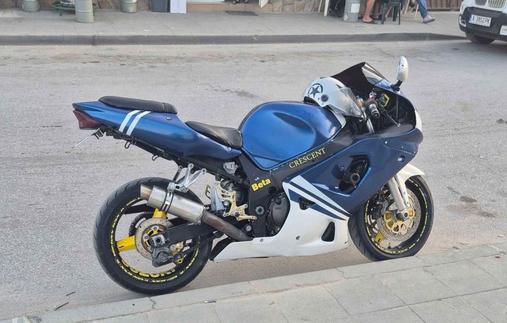 Suzuki GSX-R 600 K2 на ЧАСТИ / gsxr к2 600