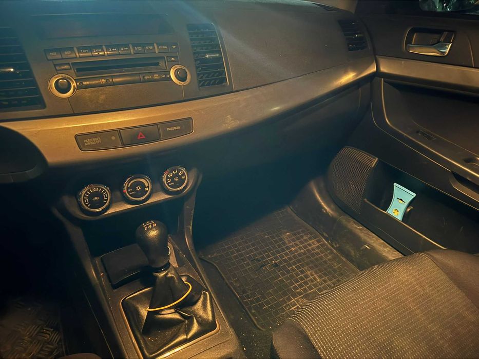Mitsubishi Lancer an 2011