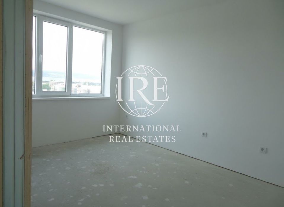 Продава се Тристаен апартамент в Варна, Трошево - 115 кв.м за 2000 €/кв.м - Снимка #1