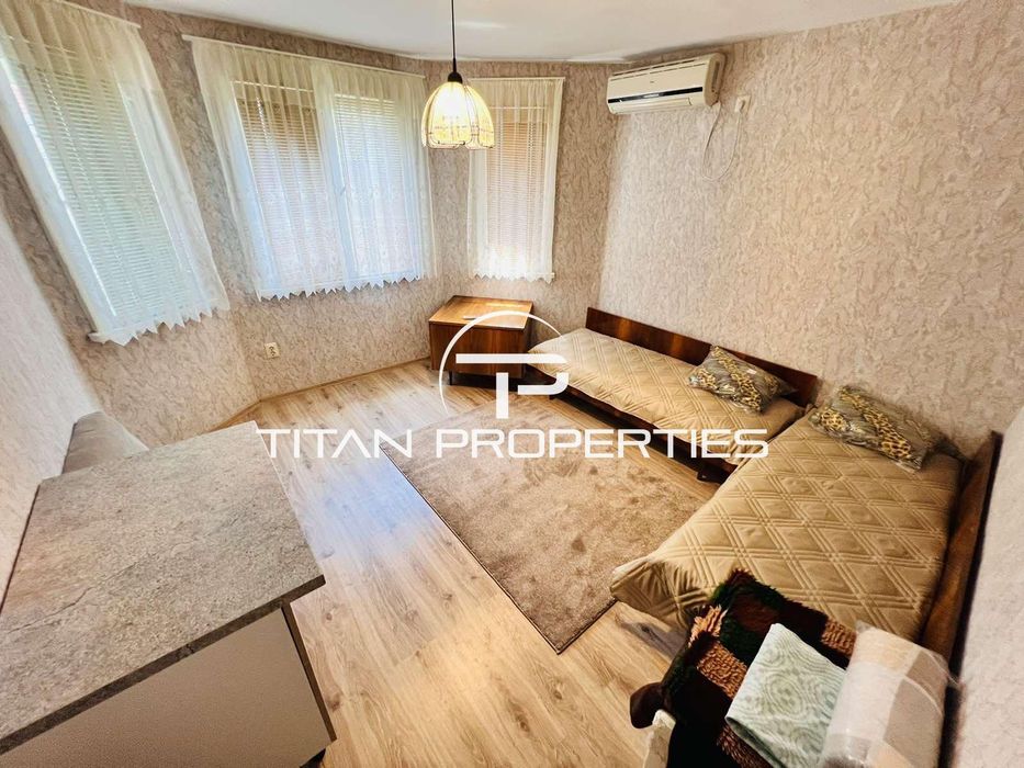Дава се под наем Тристаен апартамент в Бургас, Център - 80 кв.м за 459 € - Снимка #2