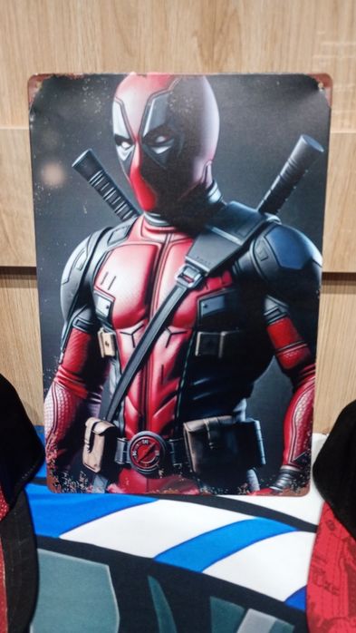 Мъжки лятни шапки Дедпул/Deadpool и метална табела