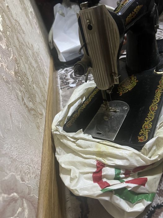 Tikuv mashinasi sotiladi