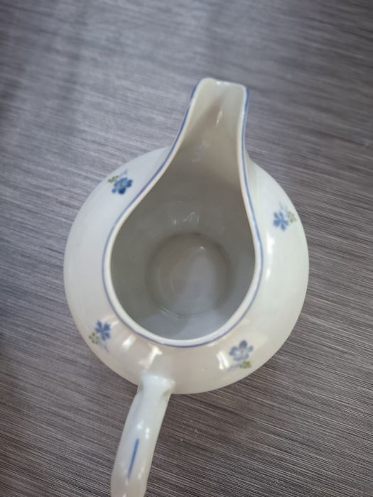 Захарница ,латиера и чайник от порцелан на Изида