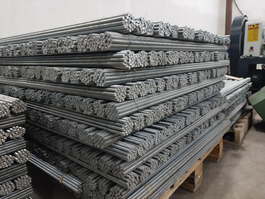 Шпилка резбовая.