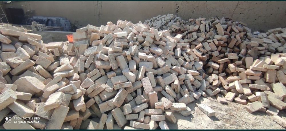 Pishgan gisht bor 500 somdan dastavka bor