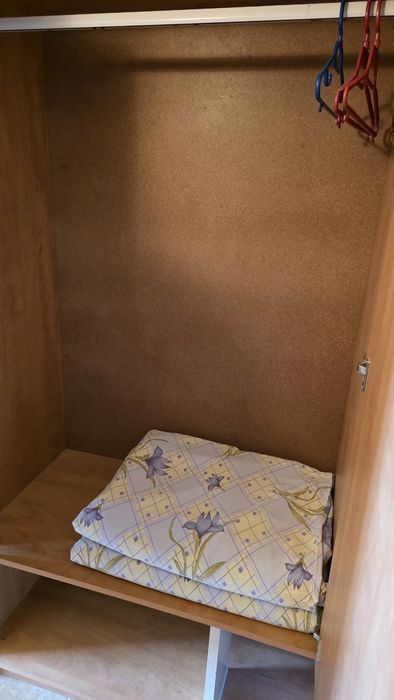 Трикрилен гардероб