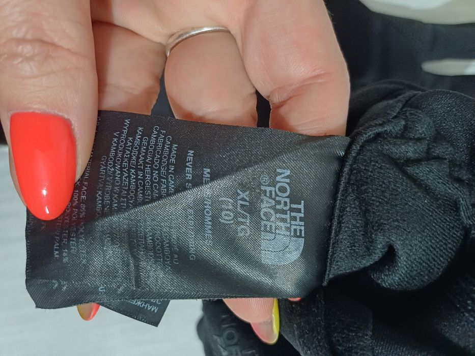 Ръкавици,очила/маска и насочени за ски или сноуборд