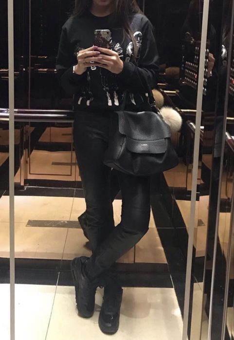 Продам кожаную сумку Furla модель Capriccio