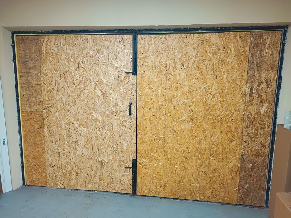 Ворота гаражные новые