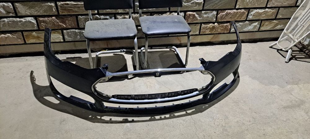 Tesla bamfer qora rangidan