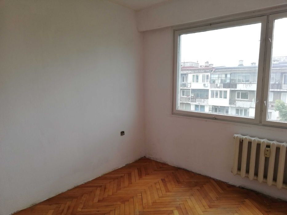 Продава се Двустаен апартамент в София, Дружба 1 - 61 кв.м за 1722 €/кв.м - Снимка #1