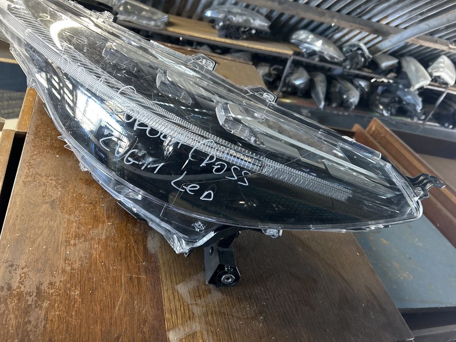 Ляв фар за Toyota corola cross full led