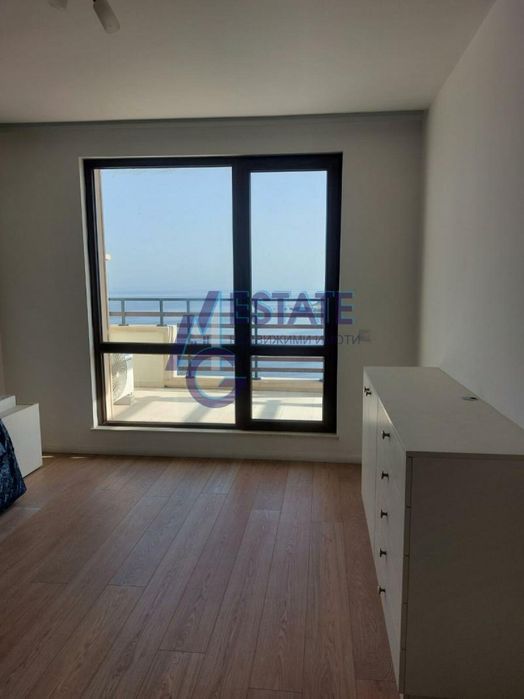 Продава се Тристаен апартамент в Царево - 180 кв.м за 918 €/кв.м - Снимка #2