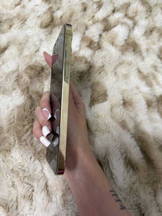 Vând iPhone 12 Pro Max  256 gb – Gold – 1500 lei