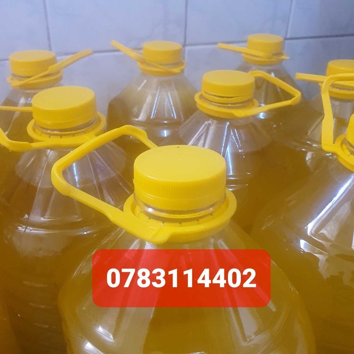 Ulei de floarea soarelui-->Presat la rece->12 lei litrul->ULEI NATURAL