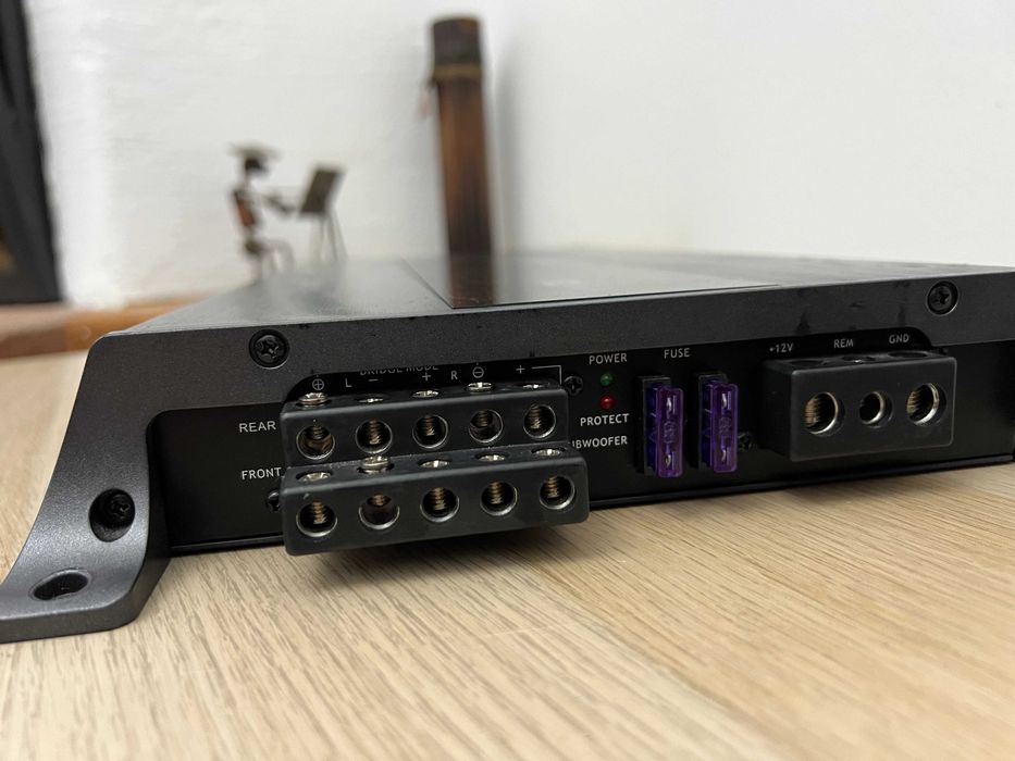 Hifonics, Ampire, Kenwood statie auto