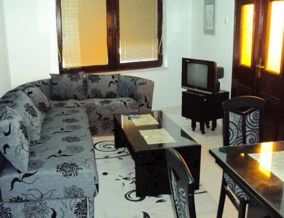 Дава се под наем Едностаен апартамент в Бургас, Крайморие - 30 кв.м за 193.8 € - Снимка #1