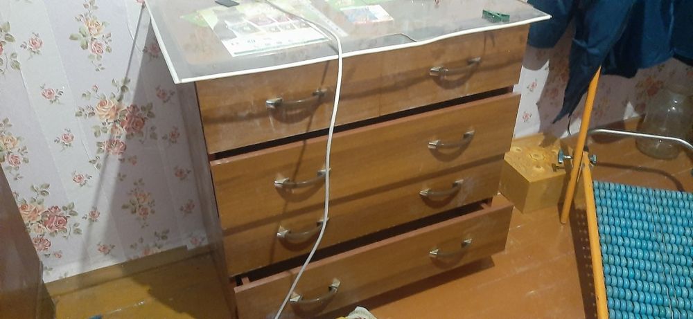 Отдам бесплатно старые шкафы