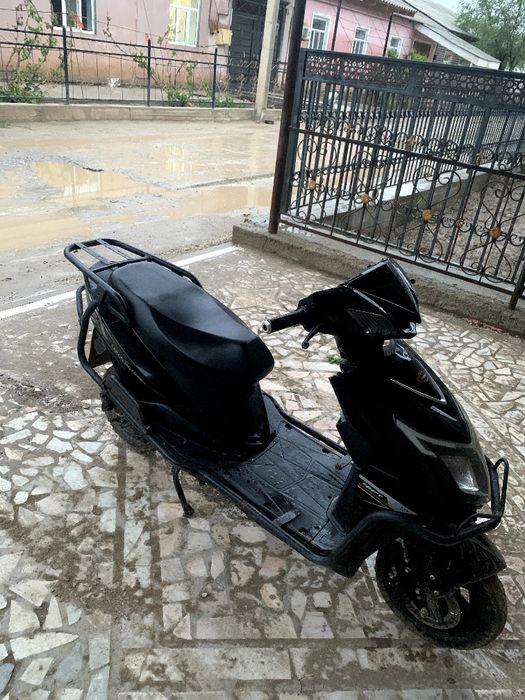 Срочні скутер сатіладі