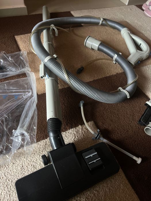 Aspirator ca nou ,are și funcție de spălat