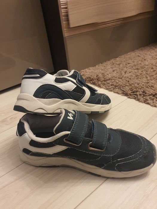 Adidasi copii 8-10 ani