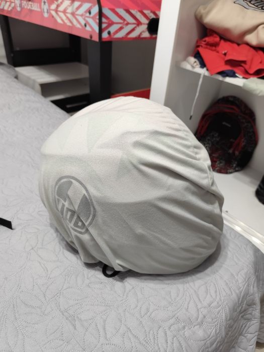 Продавам каска AGV