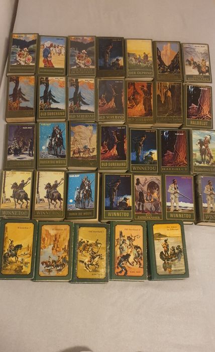 Vând colecție 33 volume Karl May BAMBERG