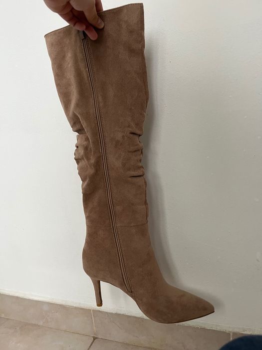 Чисто нови чизми с ток