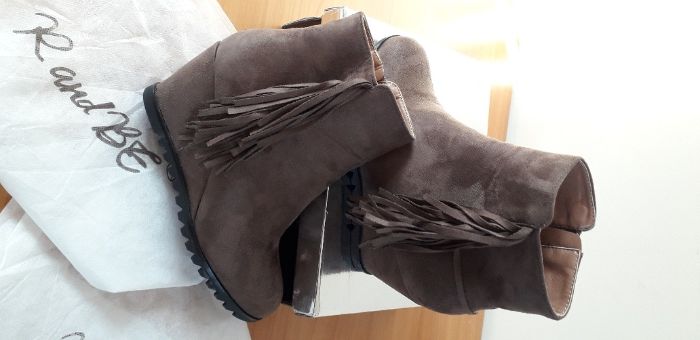 Елегантни кафяви Боти R and BE