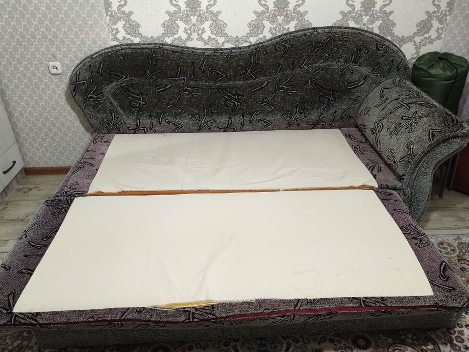 Продам два дивана