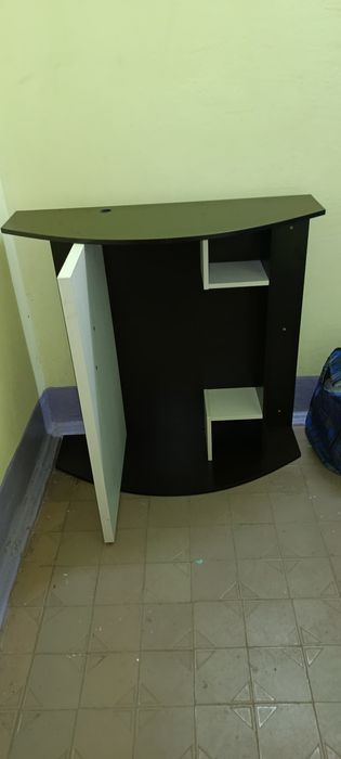 Стол компьютерный подвесной